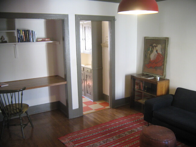 Foto del edificio - 622 N Virgil Ave