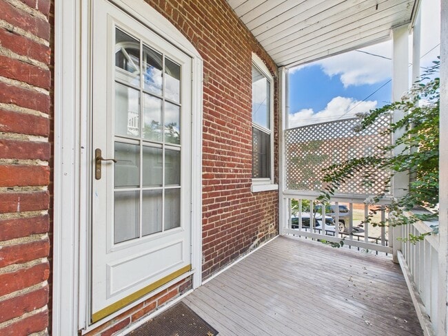 Photo - 2204 W Grace St Apartment