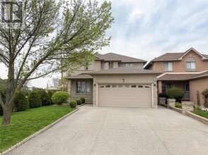 Building Photo - 2 Pineridge Dr