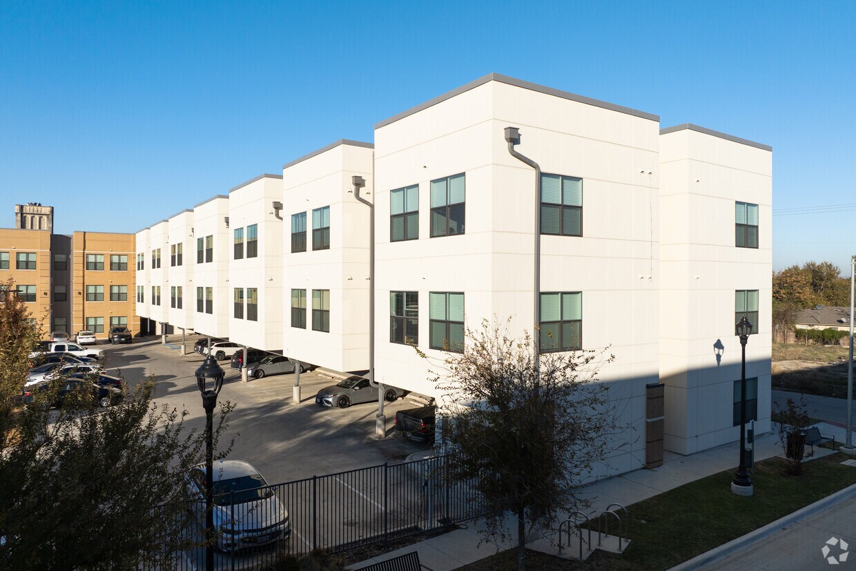 Alternar - The Rosedale