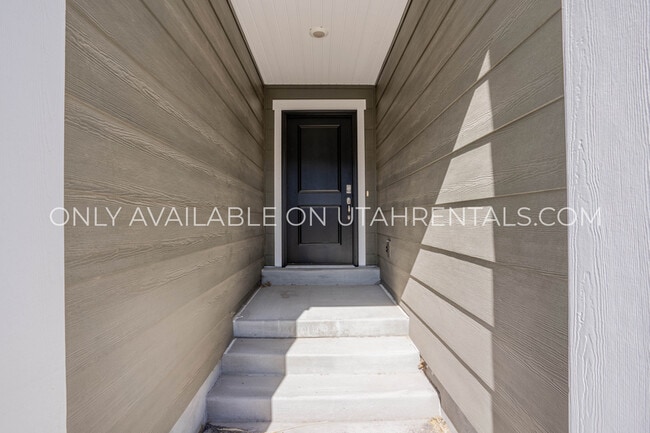 Building Photo - 1864 S 460 W