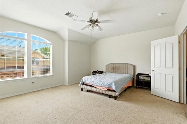 Building Photo - 8904 Clovermist Dr