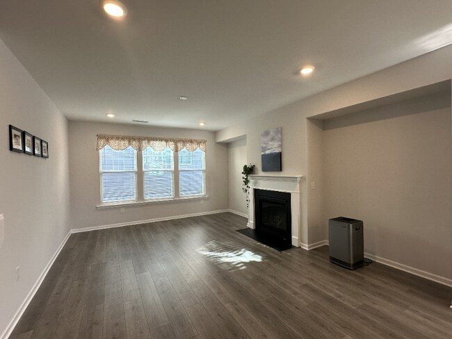 Foto del edificio - 7125 Crested Iris Pl