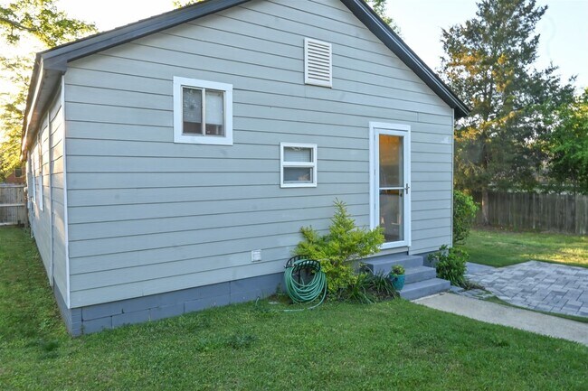 Foto del edificio - 4203 Anglin Rd
