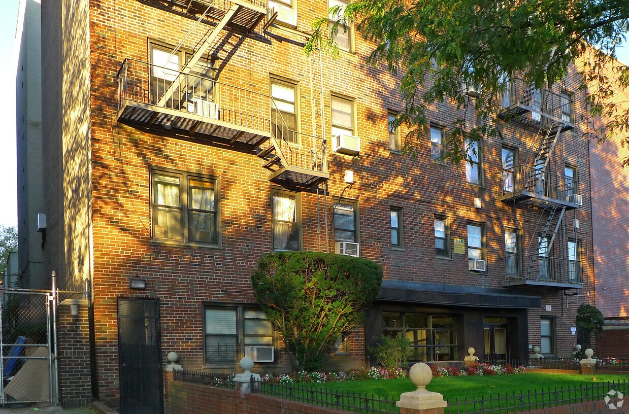Building Photo - 1622 Ocean Pky