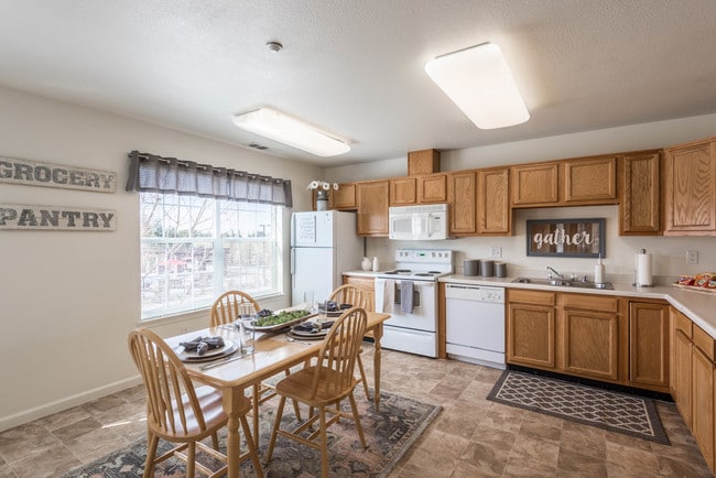 Building Photo - Copper Beech Apartments