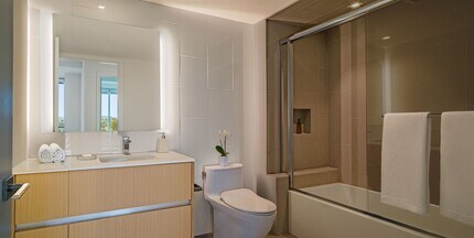 Interior Photo - 1550 Lincoln