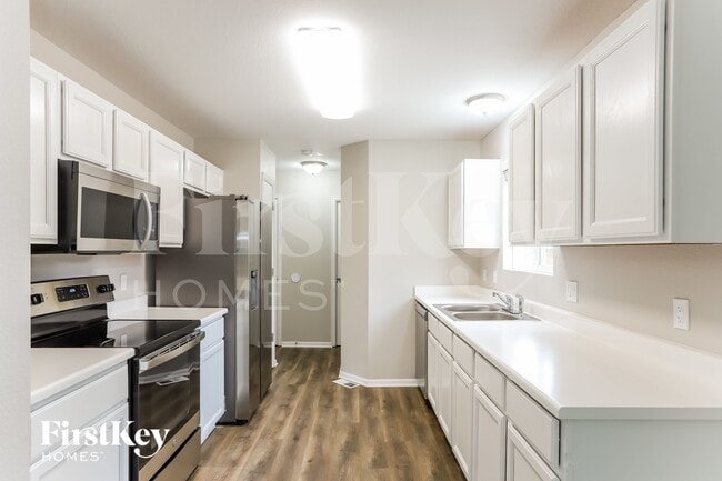 Foto del edificio - 7170 Allens Park Dr