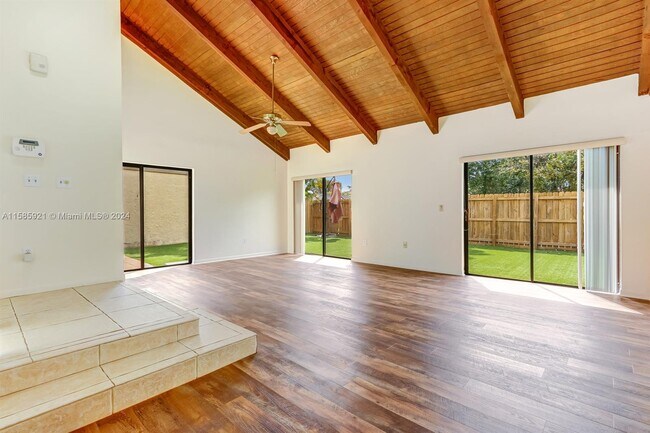Foto del edificio - 7528 SW 95th Pl