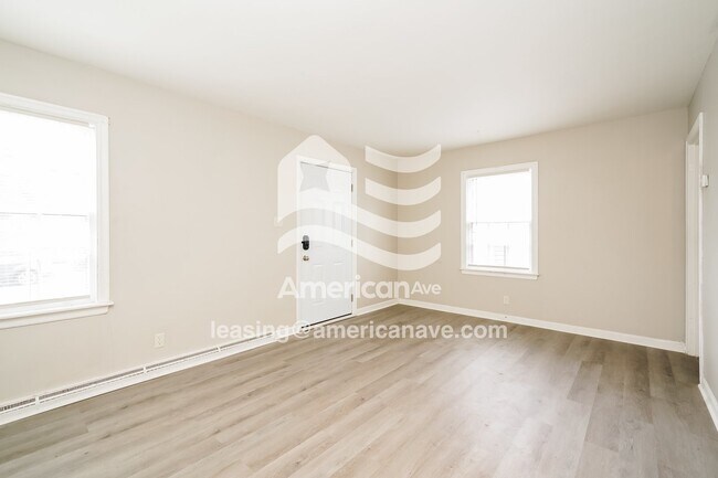 Building Photo - 1610 N Johnson St