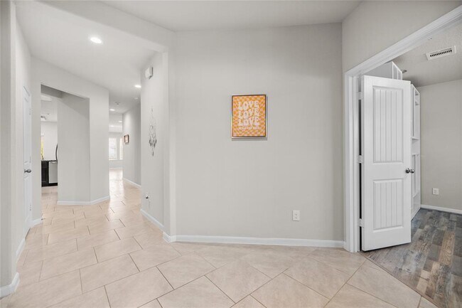 Building Photo - 18214 Banfield Summit Ct