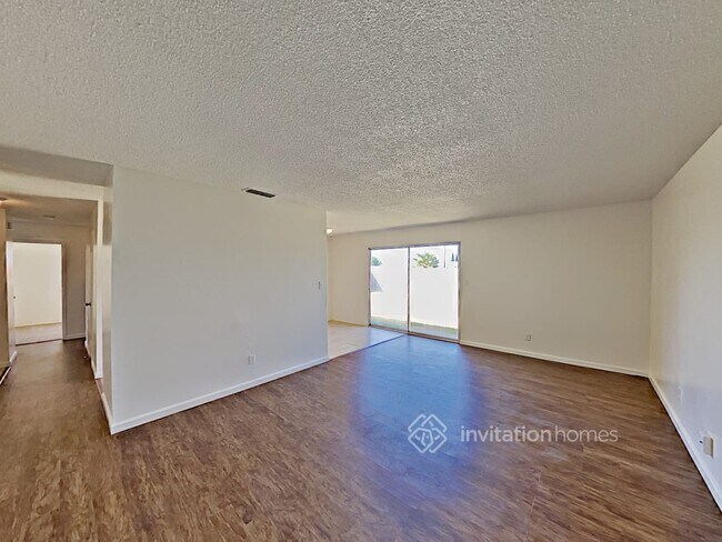 Building Photo - 6139 Carl Sandburg Cir