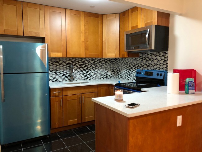 Foto del edificio - 1587 E 19th St