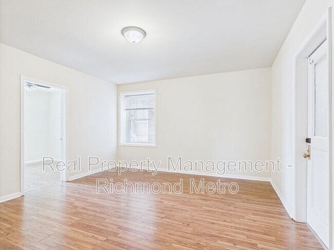 Building Photo - 2400 Barton Ave