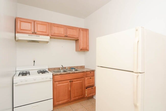 Foto del edificio - 2704 N Sawyer Ave