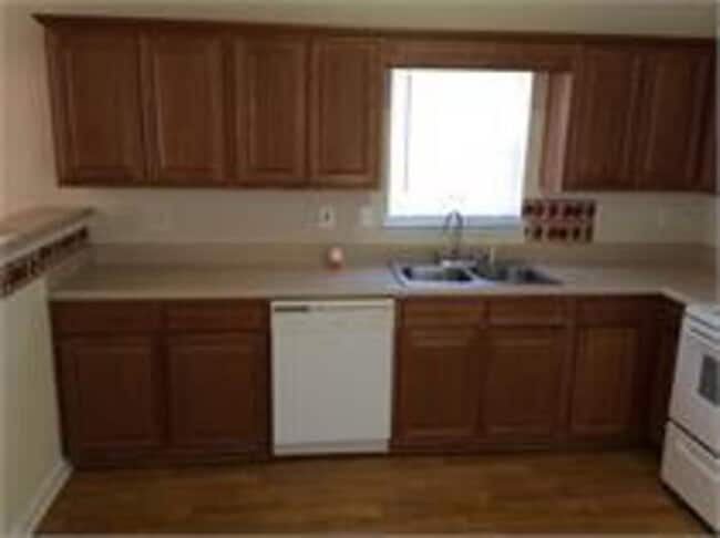 Building Photo - 2423 Brianna Dr