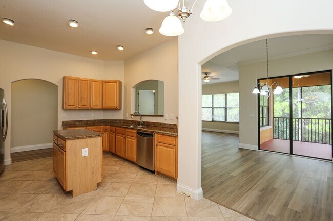 Foto del edificio - ***NEW PHOTOS UPLOADED***BRAND NEW LVP FLO...