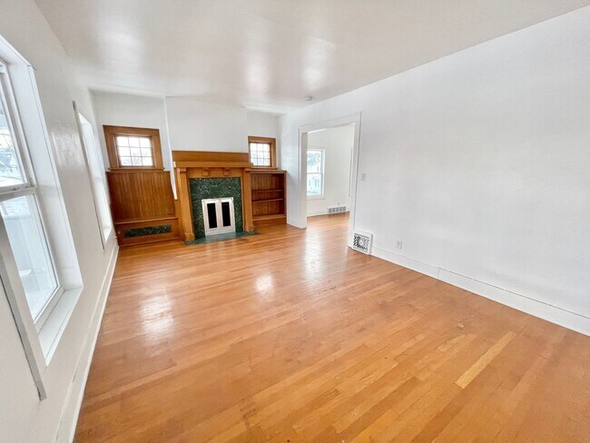 Foto del edificio - 1186-1186 W 8th St