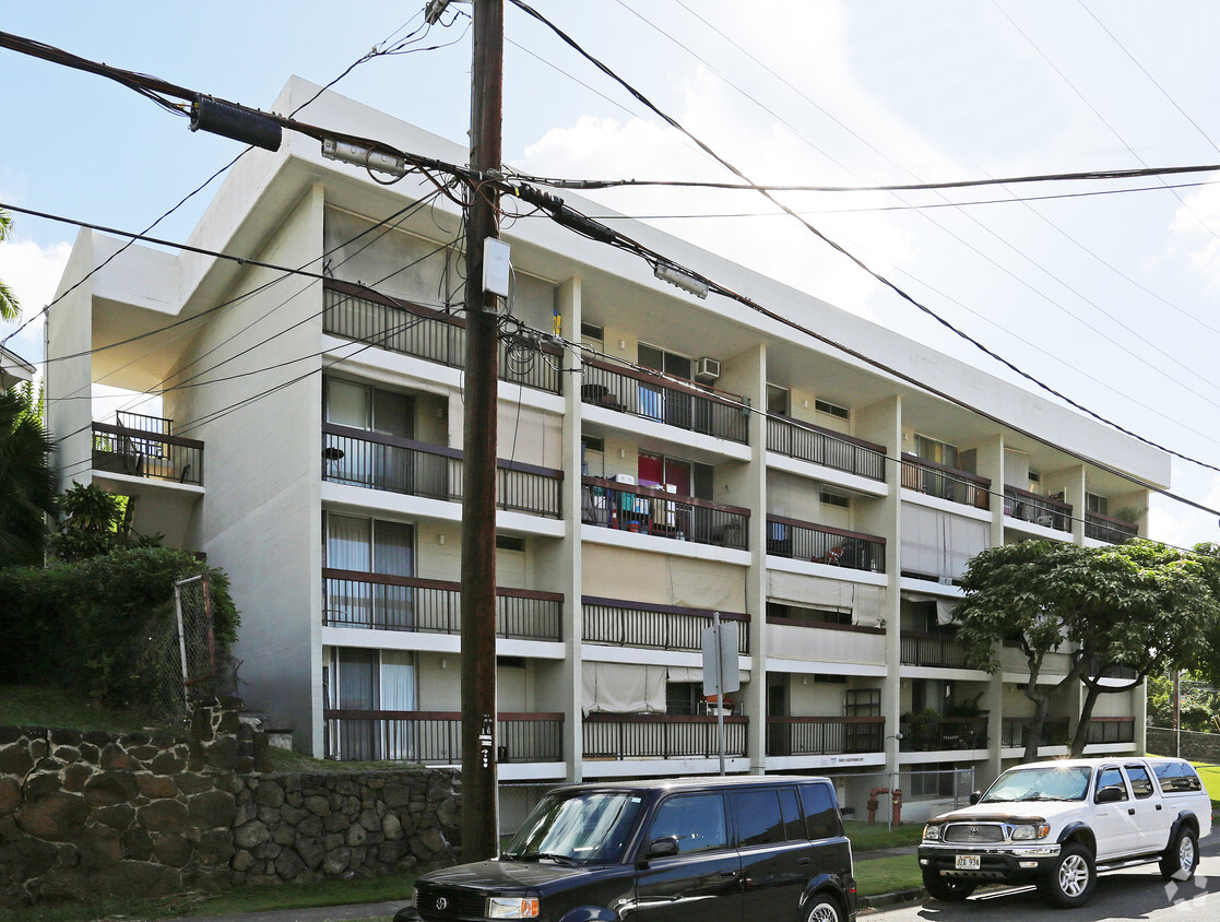 Building Photo - Lusitana Gardens