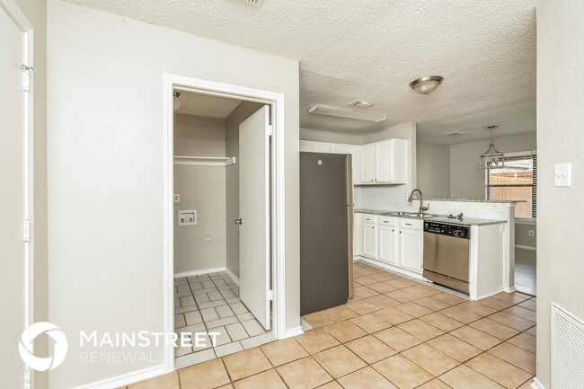 Foto del edificio - 930 Boxwood Dr