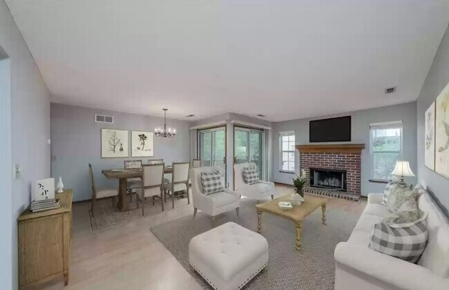 Building Photo - 1360 Cedarwood Dr