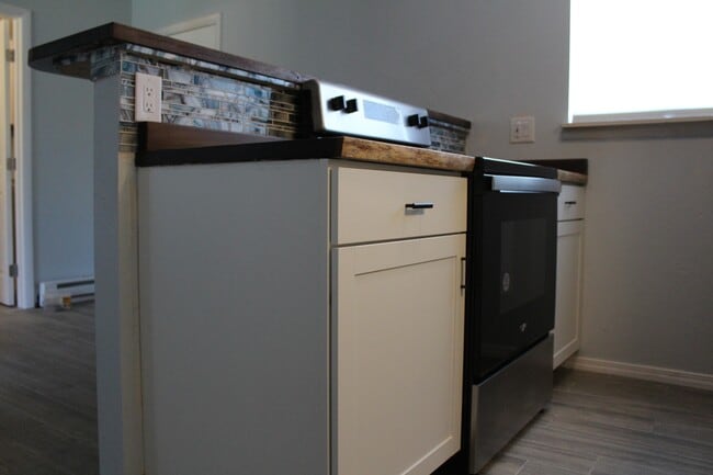 Foto del edificio - 1322 E 7th St
