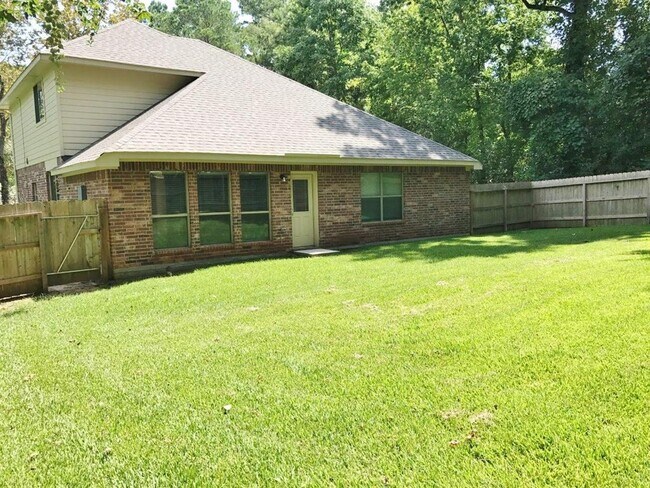 Building Photo - 13633 Hidden Valley Dr