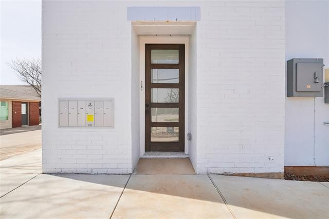 Building Photo - 401 Bryan St