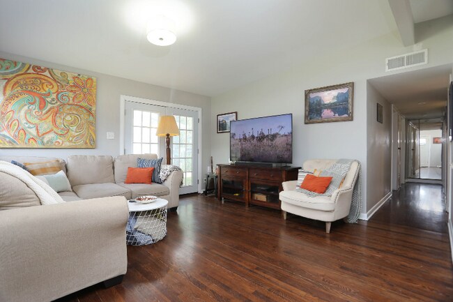 Foto del edificio - 514 Brightwood Pl
