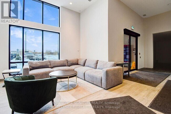 Photo du bâtiment - 8010 Derry Rd W