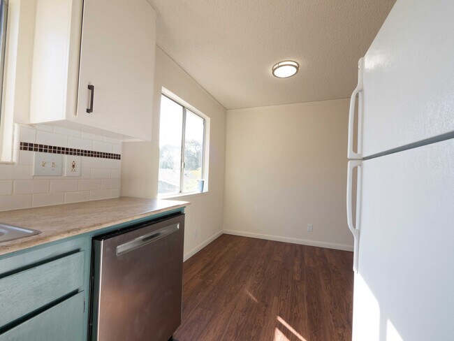 Building Photo - 1624 Estudillo St