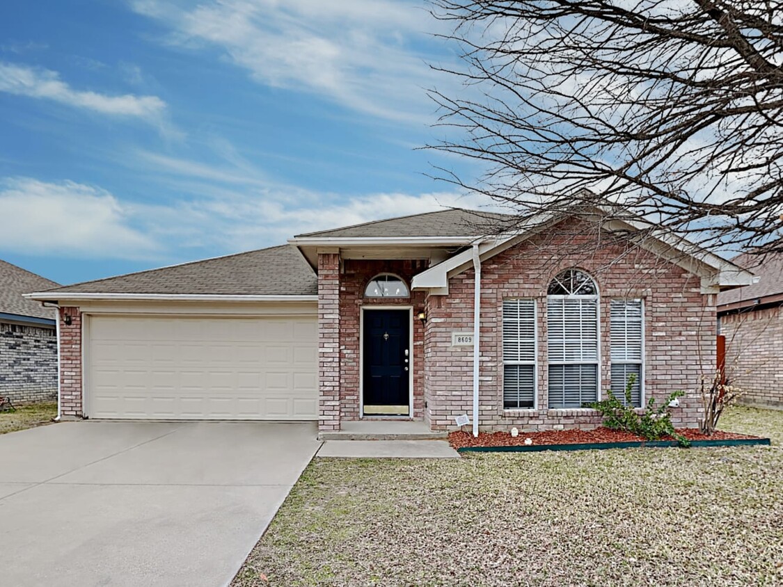 Primary Photo - 8609 Trinity Vista Trl