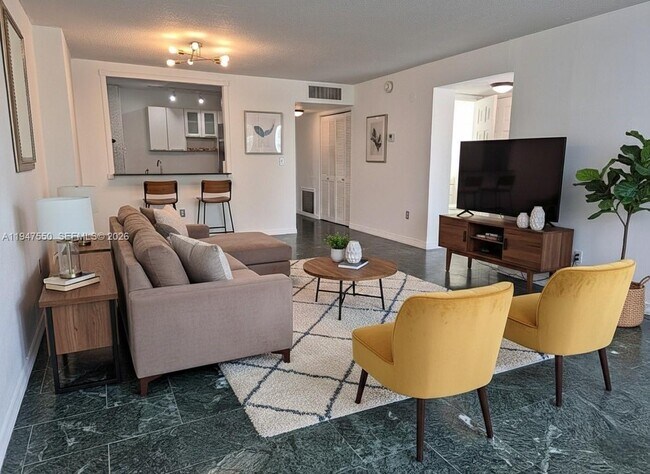 Foto del edificio - 2016 Bay Dr