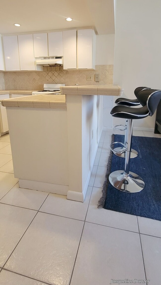 Encimera - 540 Brickell Key Dr