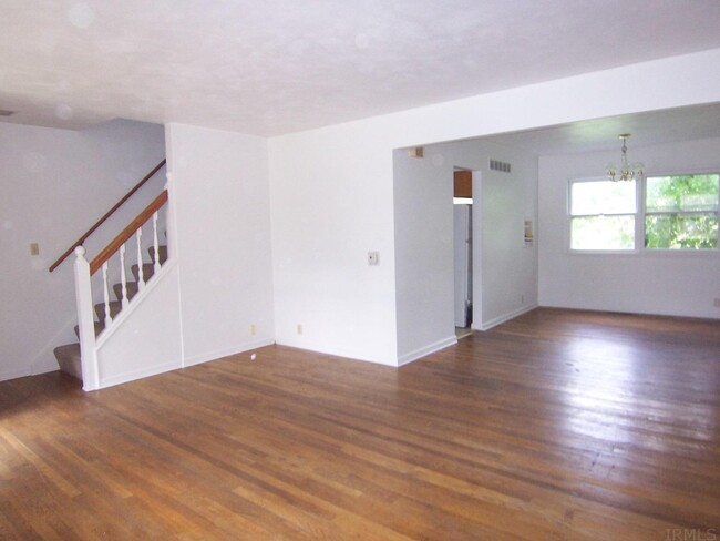 Building Photo - 108 E Pine Ave