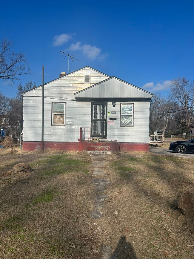 Building Photo - 5443 Rosemont Ave