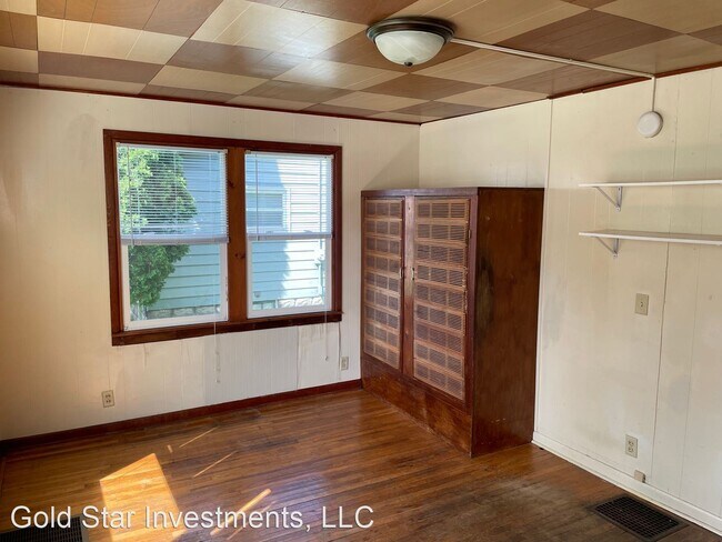 Foto del edificio - 4 br, 1 bath House - 908 Cherry