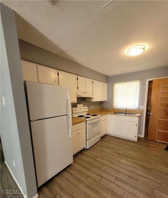 Foto del edificio - 1865 Lavonia Ln