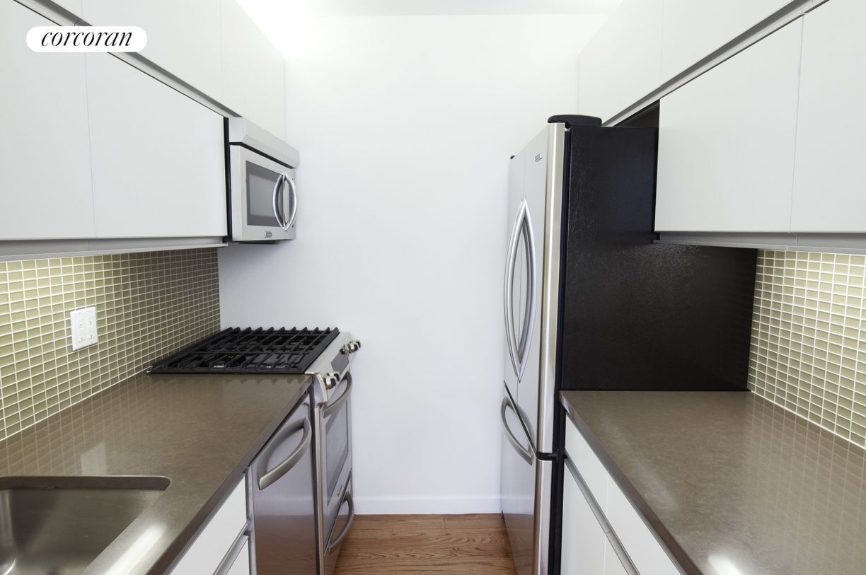 Primary Photo - 100 W 93rd St