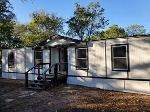 Building Photo - 309 W Gentry St