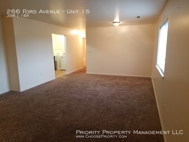 Building Photo - 3BR 1BA Apartment Style Unit, Standardsville