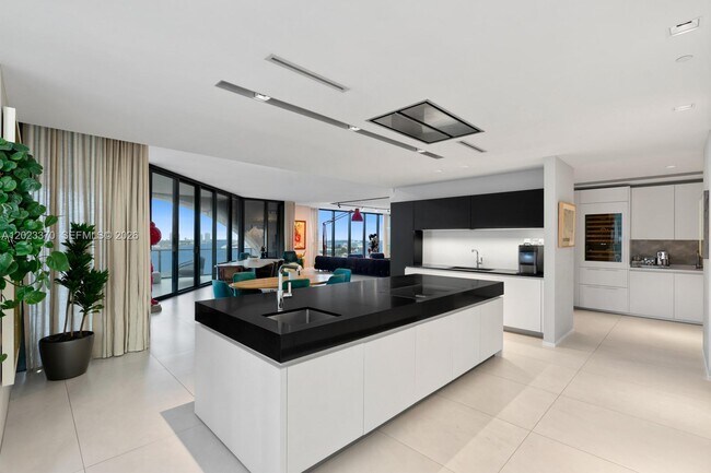 Foto del edificio - 1000 Biscayne Blvd