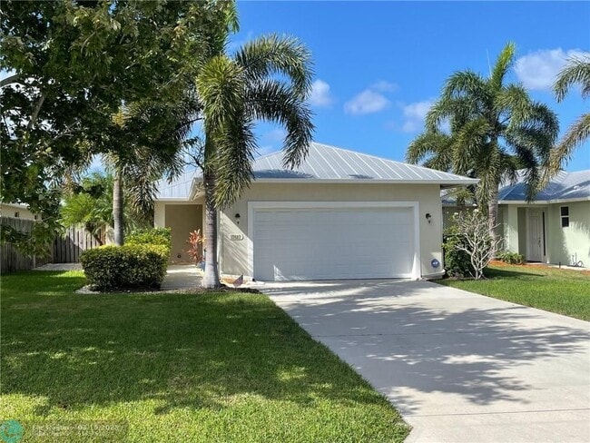 Building Photo - 17587 Cinquez Park Rd W