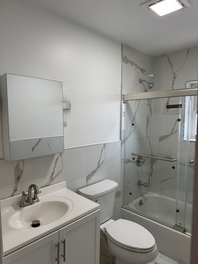 Building Photo - 47 Morgan St