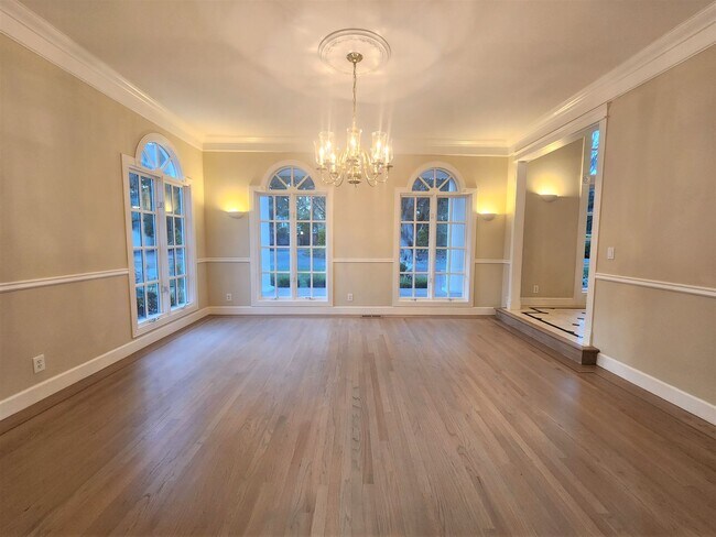 Building Photo - Extraordinary Atherton Estate with Cottage...