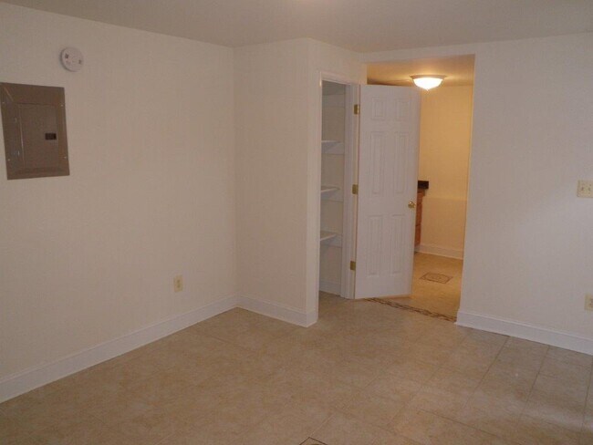 Bedroom - 2934 N Calvert St