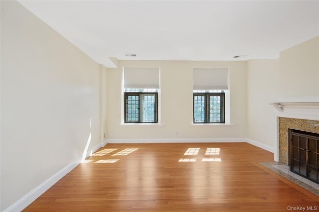 Building Photo - 206 Chateau Rive