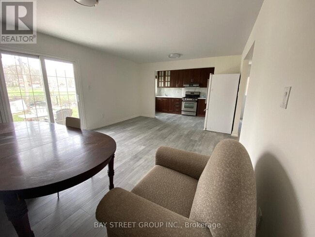 Building Photo - 8 Kerwood Pl