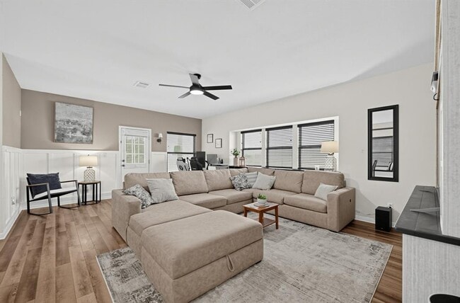Building Photo - 261 Arabian Colt Dr