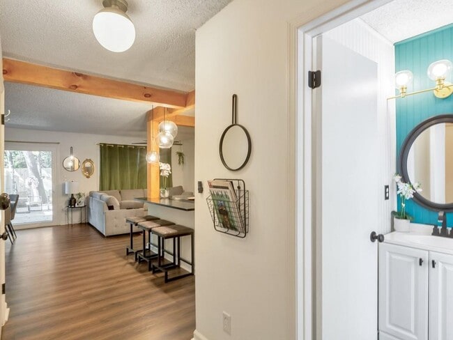 Foto del edificio - 2790 Farmstead Rd